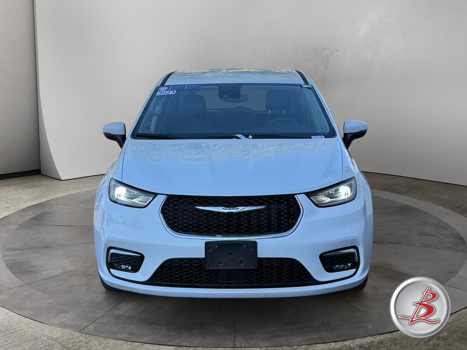 Used 2023 Chrysler Pacifica Touring L Van Passenger Van