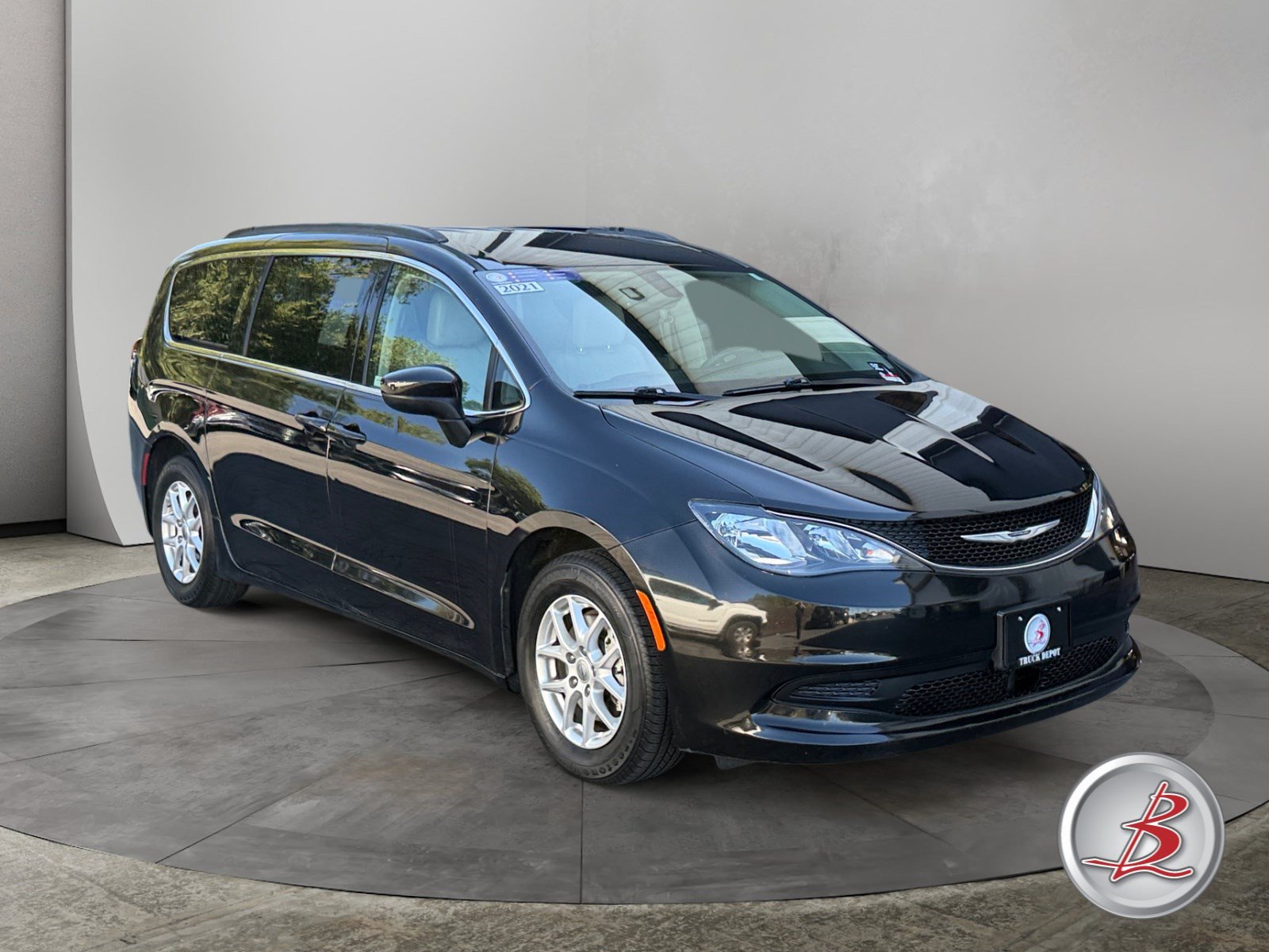 Used 2021 Chrysler Voyager LXI Van Passenger Van