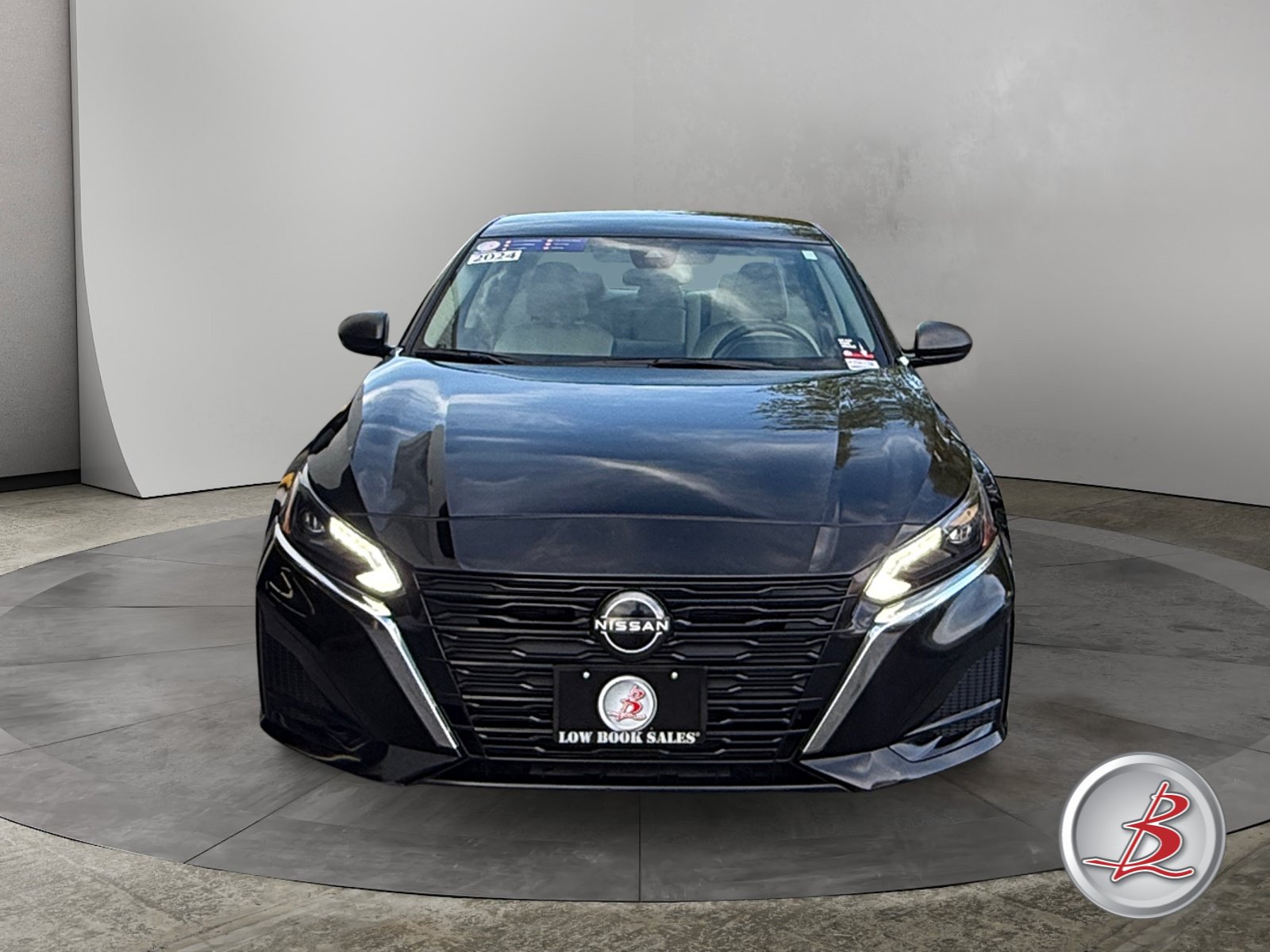 Used 2024 Nissan Altima 2.5 SV Sedan