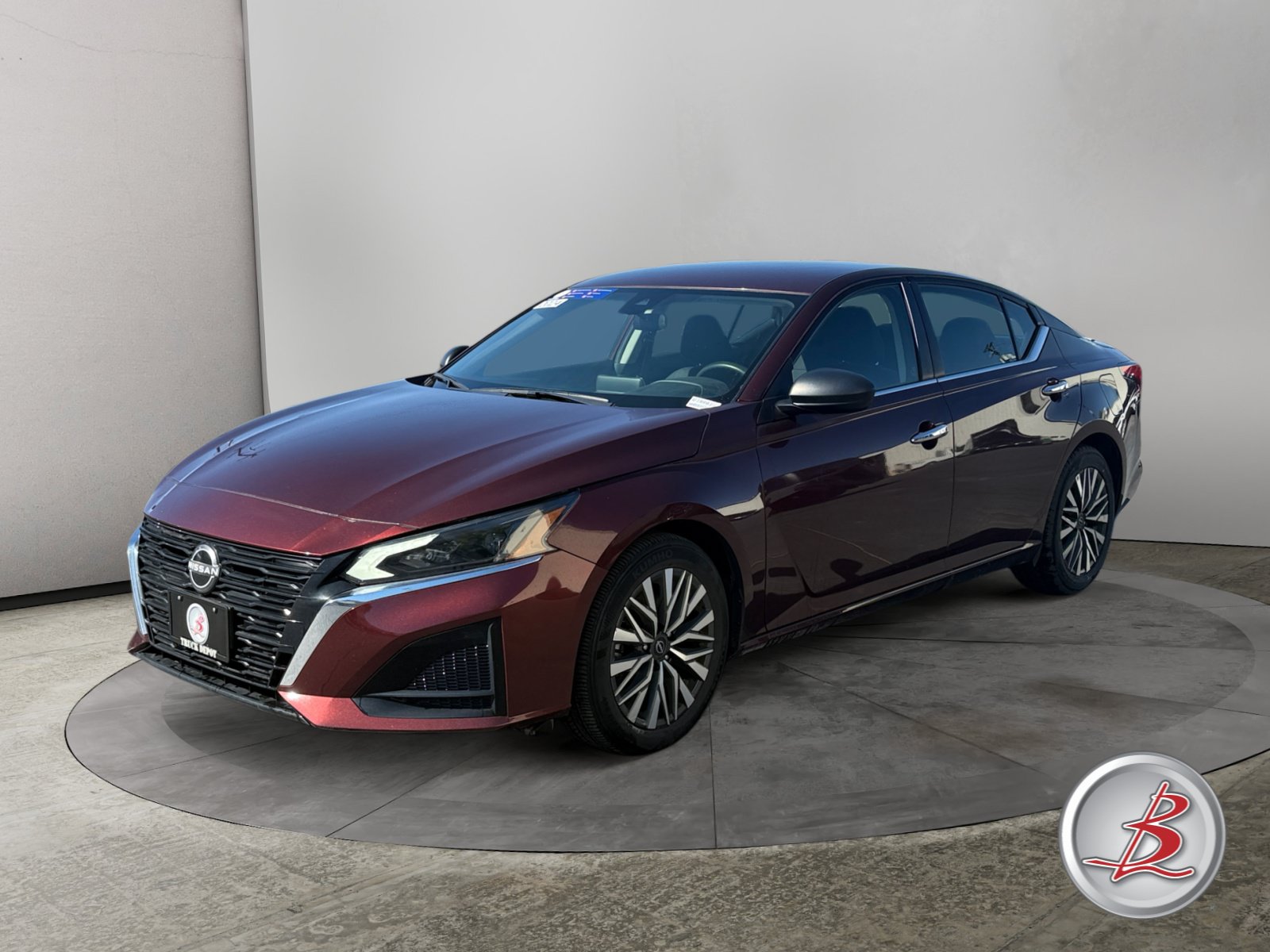 Used 2024 Nissan Altima 2.5 SV Sedan