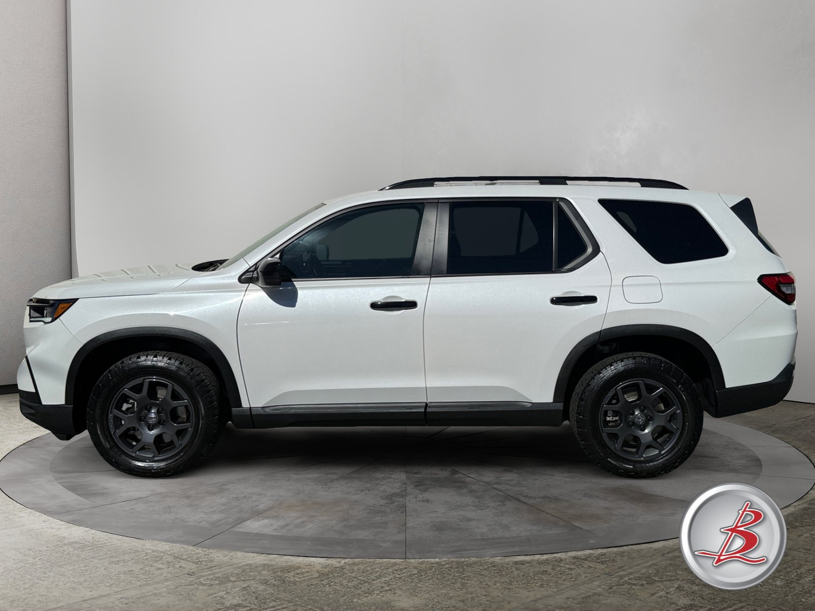 Used 2025 Honda Pilot TrailSport SUV