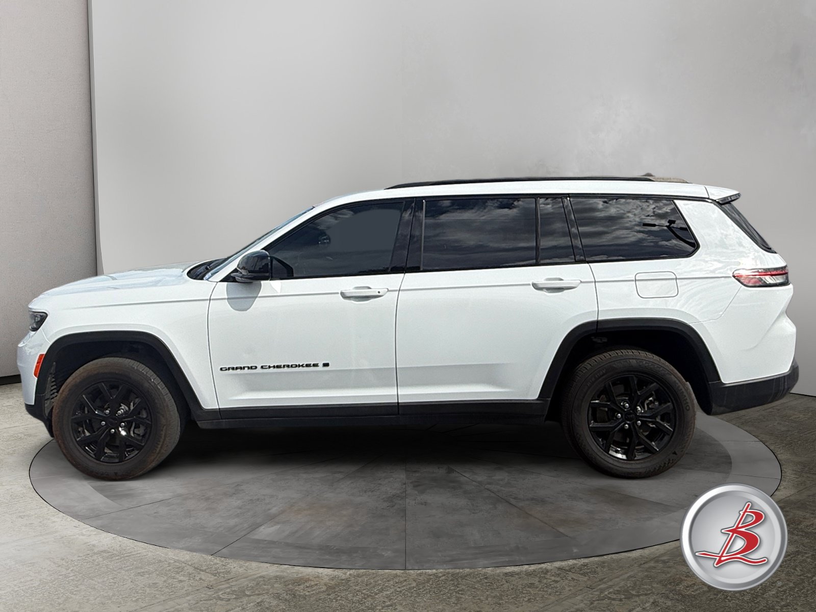 Used 2024 Jeep Grand Cherokee L Laredo SUV