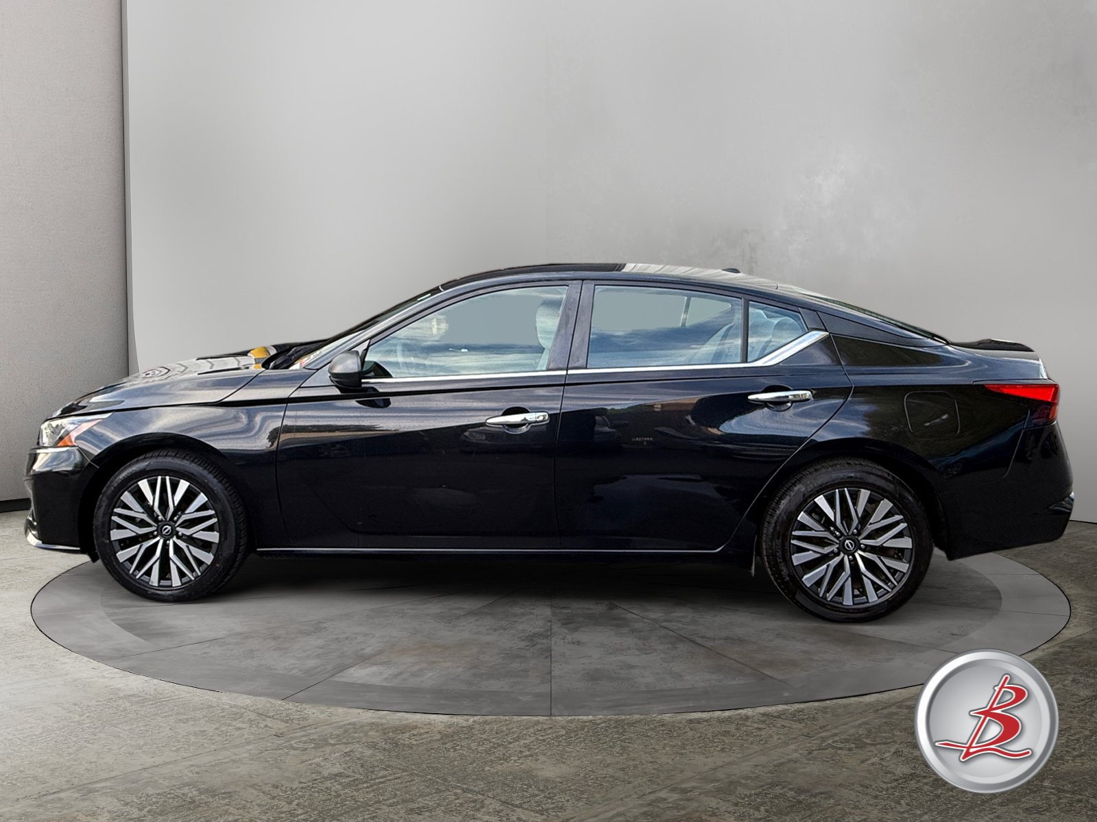 Used 2024 Nissan Altima 2.5 SV Sedan