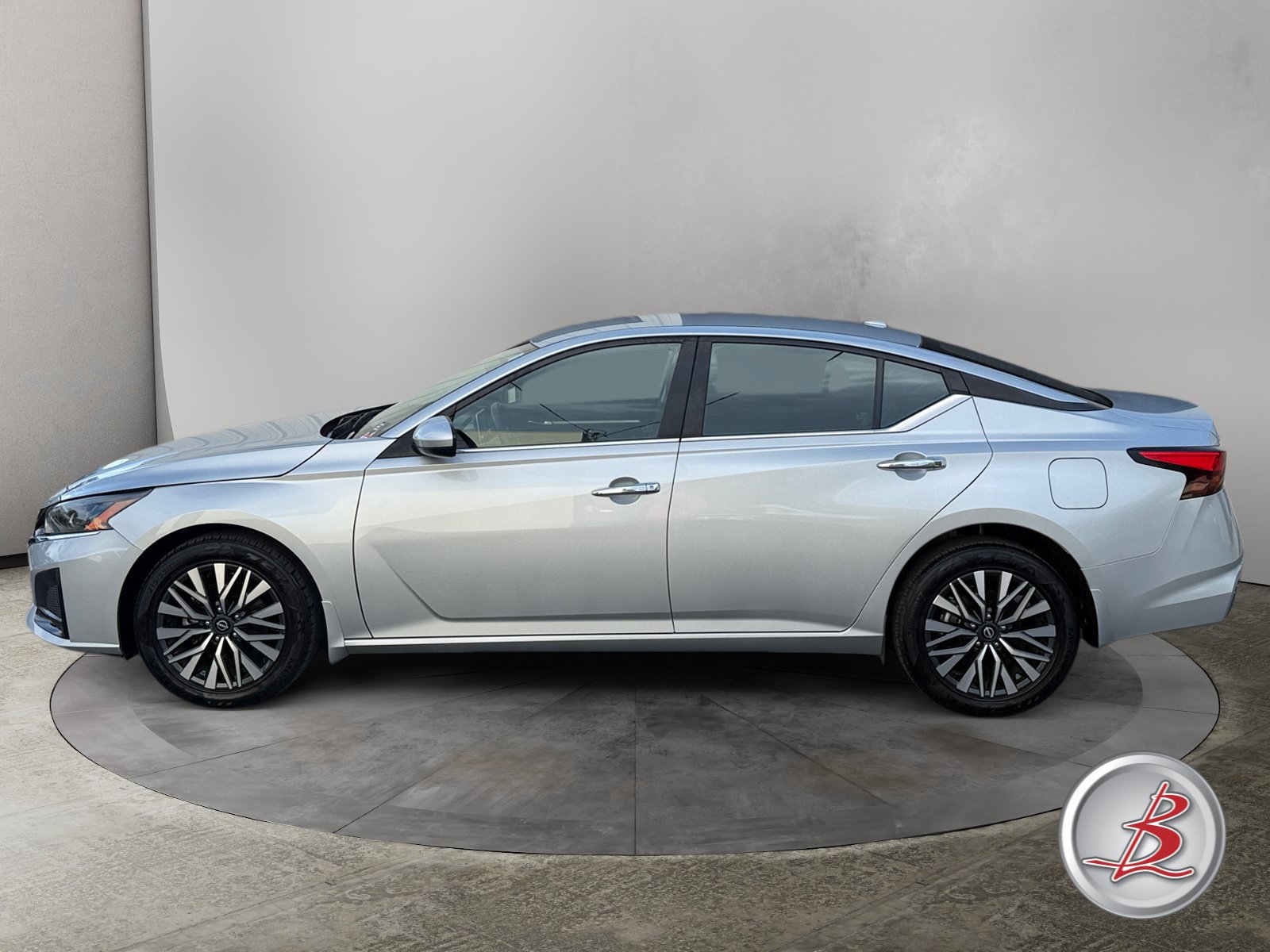 Used 2023 Nissan Altima 2.5 SV Sedan