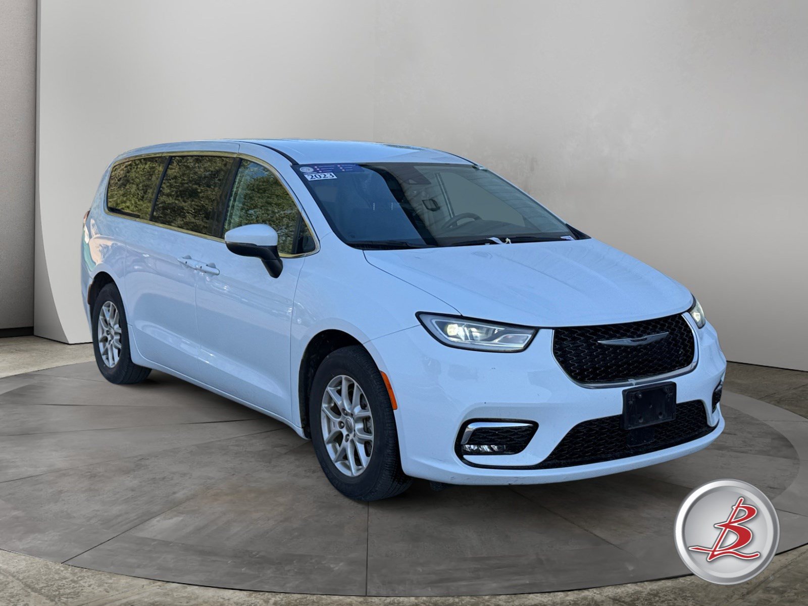 Used 2023 Chrysler Pacifica Touring L Van Passenger Van