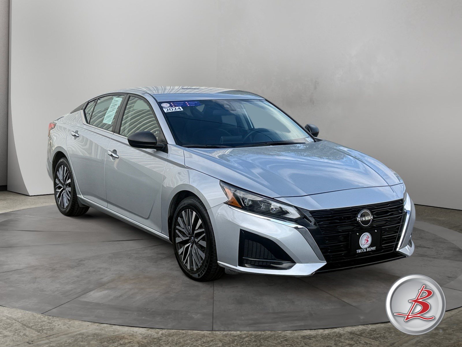 Used 2024 Nissan Altima 2.5 SV Sedan