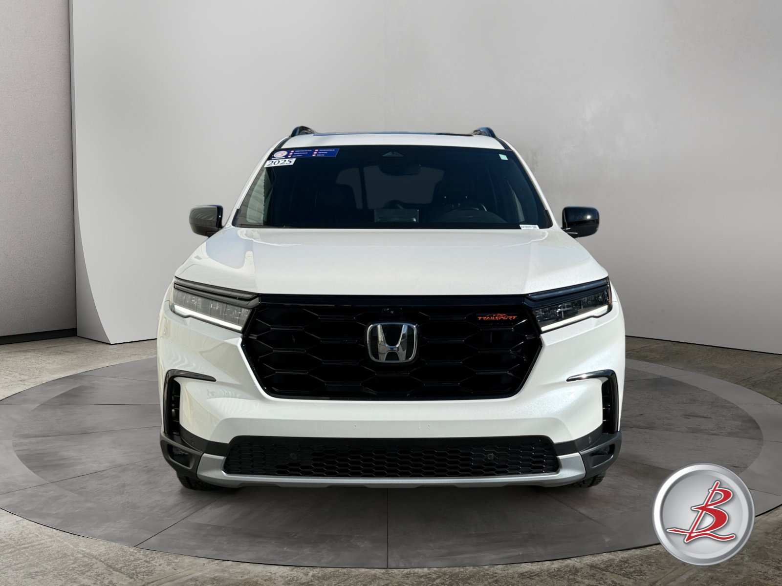 Used 2025 Honda Pilot TrailSport SUV