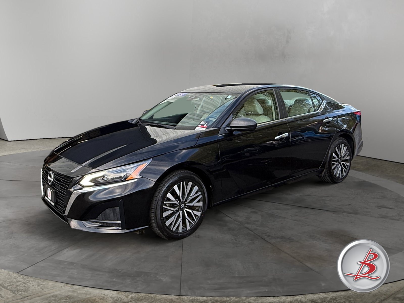 Used 2024 Nissan Altima 2.5 SV Sedan