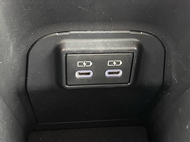 2023 Toyota RAV4 LE - Photo 17