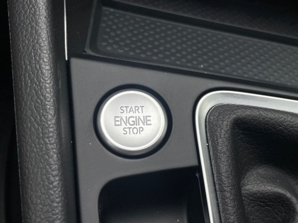 2025 Volkswagen Jetta SE - Photo 25