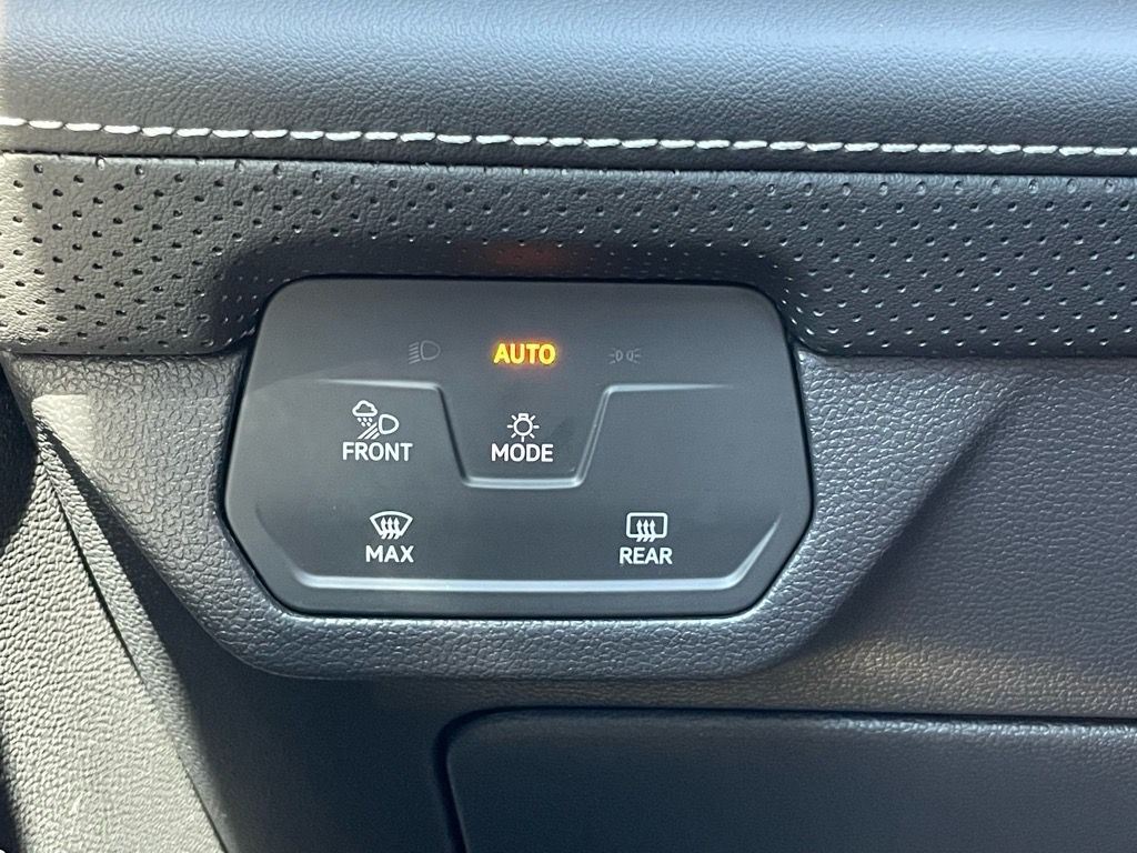 2026 Volkswagen Atlas SE w/Tech - Photo 15