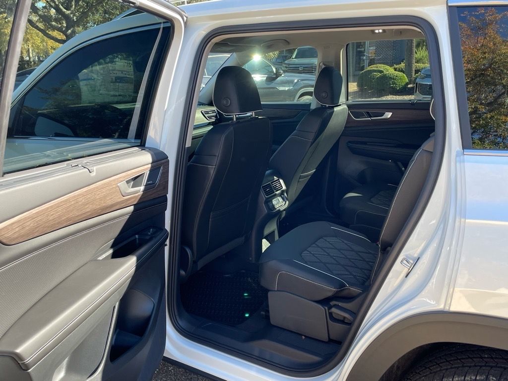 2026 Volkswagen Atlas SEL Premium R-Line - Photo 17