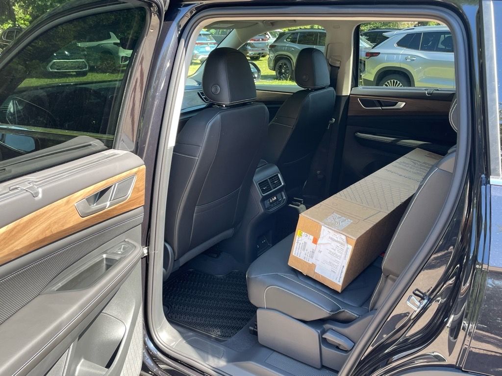 2026 Volkswagen Atlas SE w/Tech - Photo 17