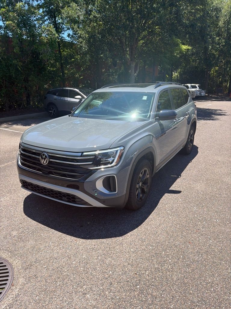 2026 Volkswagen Atlas 2.0T Atlas Peak Edition 4MOTION's photo