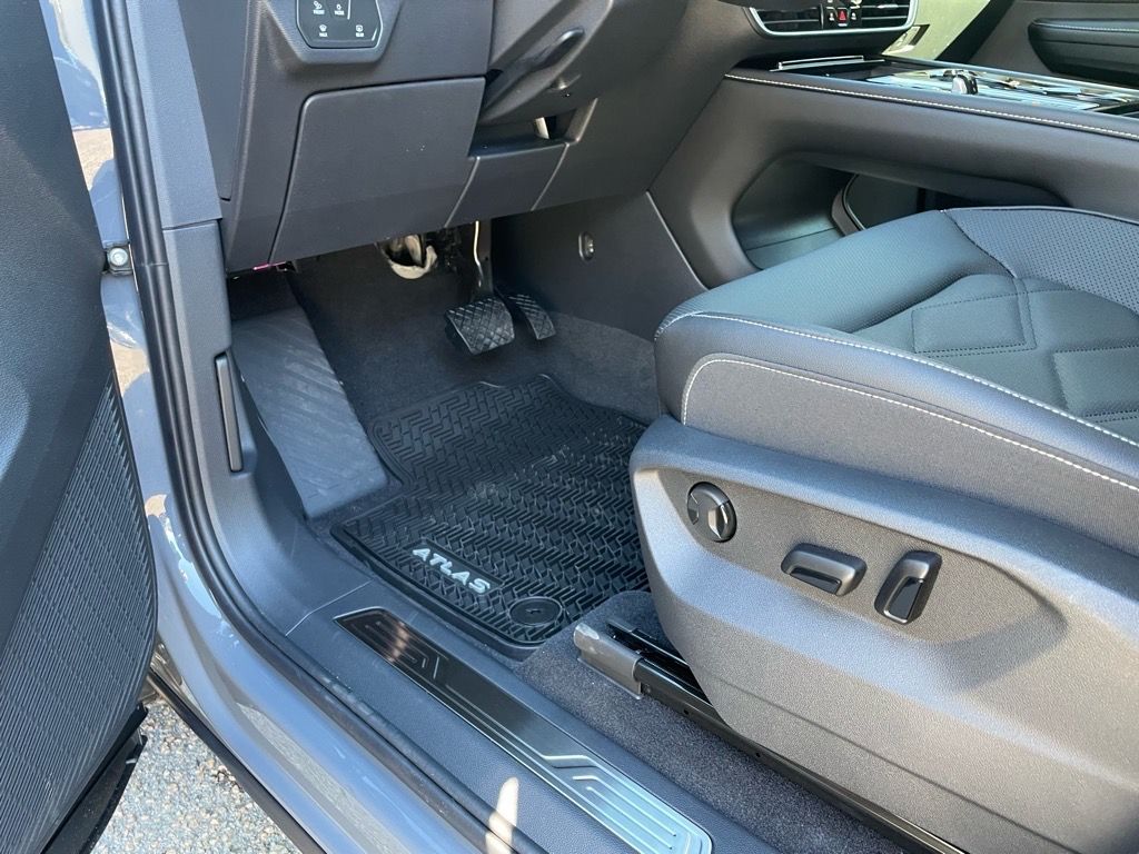 2026 Volkswagen Atlas SE w/Tech - Photo 21