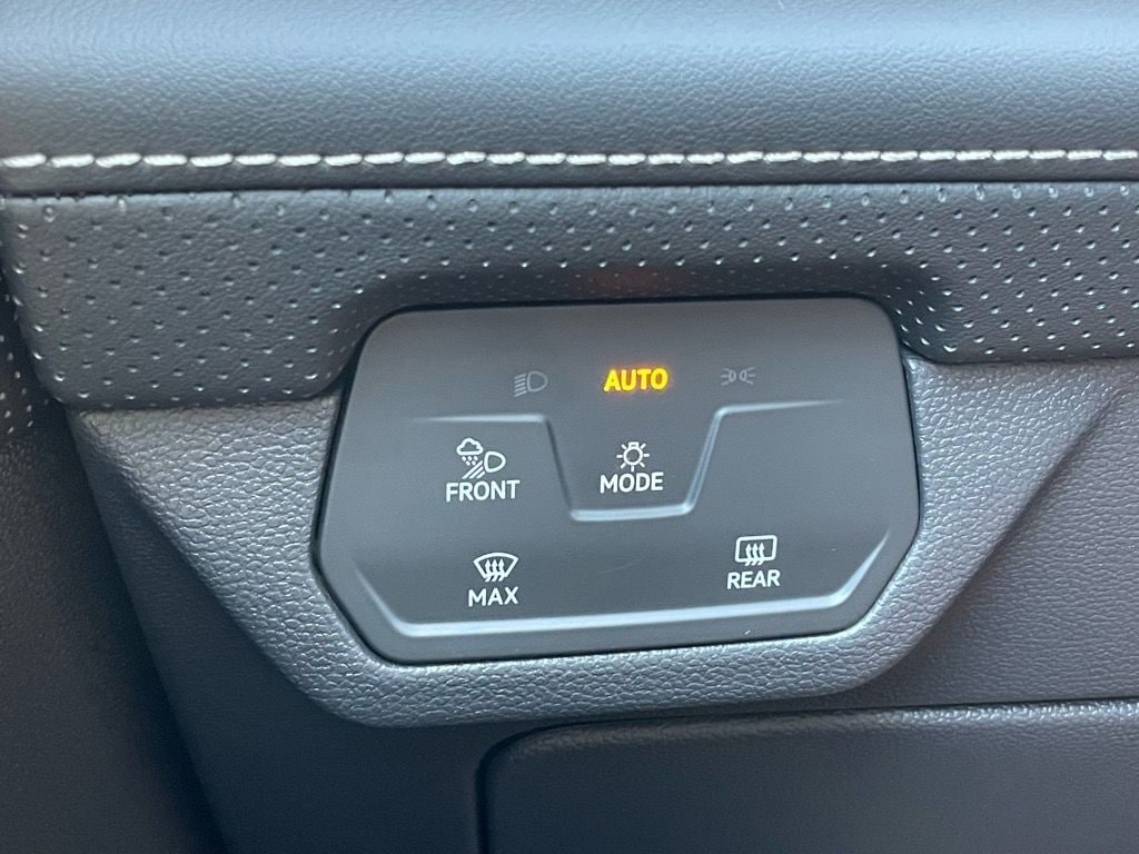 2026 Volkswagen Atlas SE w/Tech - Photo 12