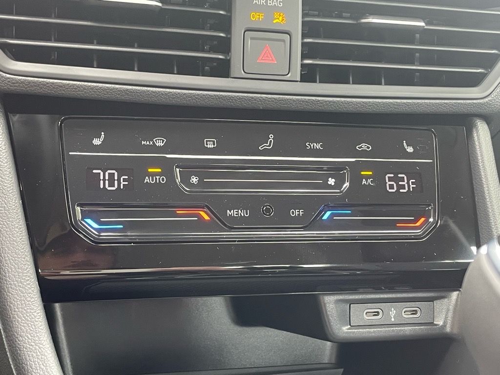 2025 Volkswagen Jetta SE - Photo 14