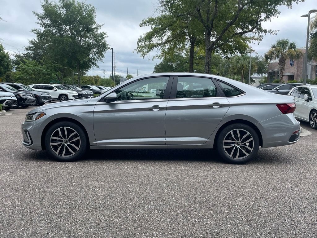 2025 Volkswagen Jetta SE - Photo 22