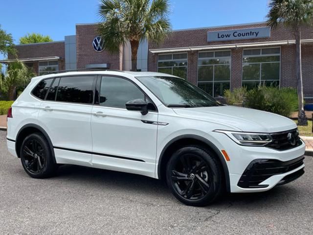 2024 Volkswagen Tiguan SE R-LINE BLACK