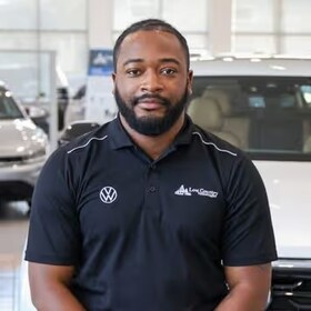 Staff member Isaiah Mussenden from ID_f2f65a