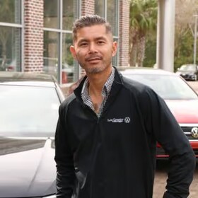 Staff member Sophal Yan from ID_f2f65a