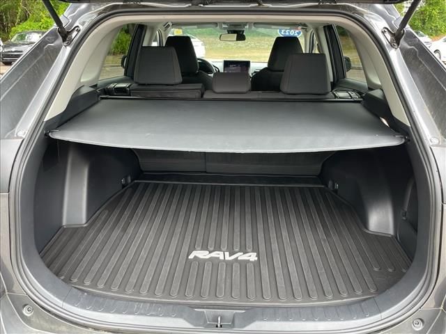 2023 Toyota RAV4 LE - Photo 11