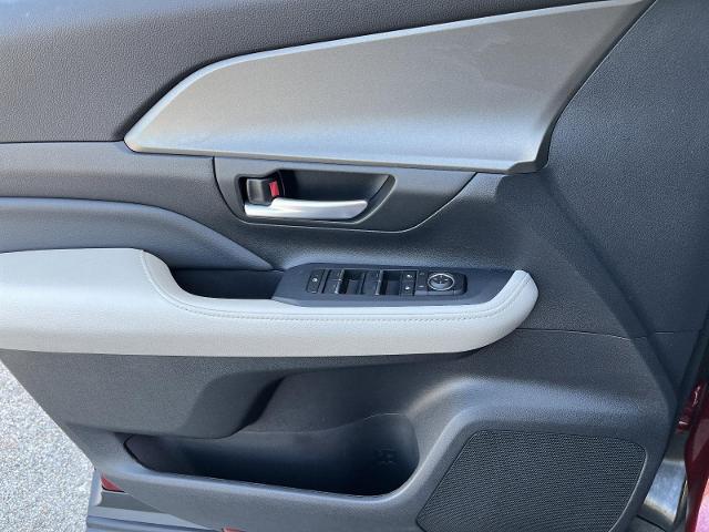 2024 Toyota Grand Highlander XLE - Photo 30