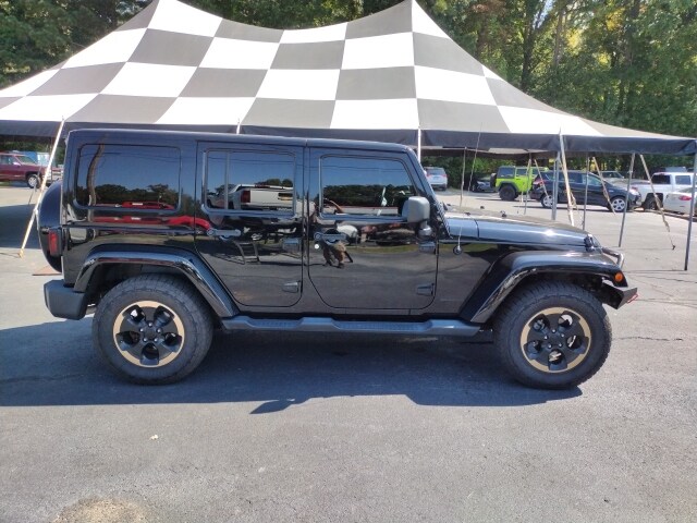 2014 Jeep Wrangler Unlimited Sahara photo 4