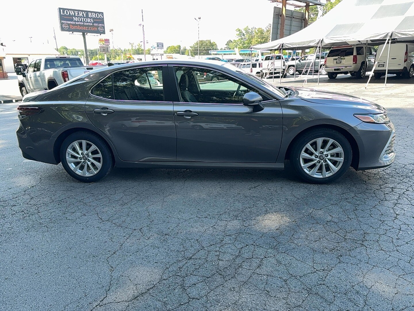 2023 Toyota Camry LE photo 4
