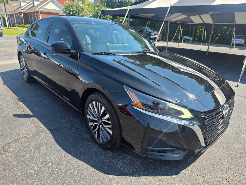 Used 2023 Nissan Altima 2.5 SV Sedan