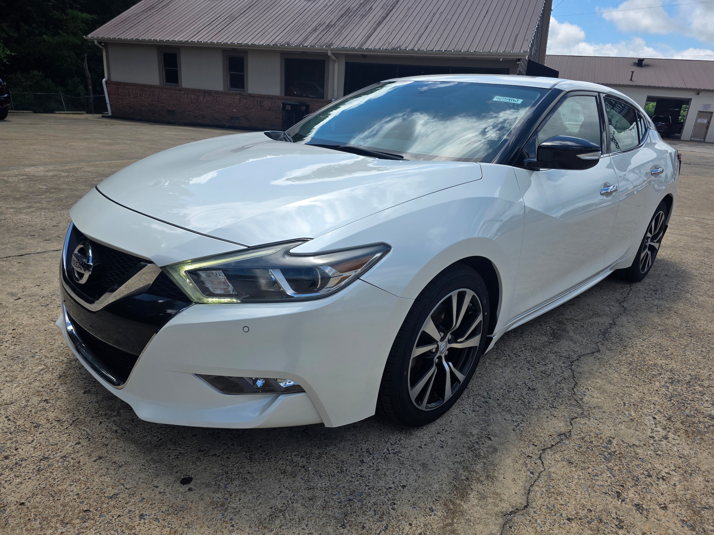 2018 Nissan Maxima SV's photo