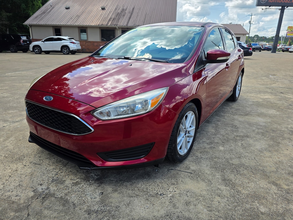 Used 2017 Ford Focus SE Hatchback