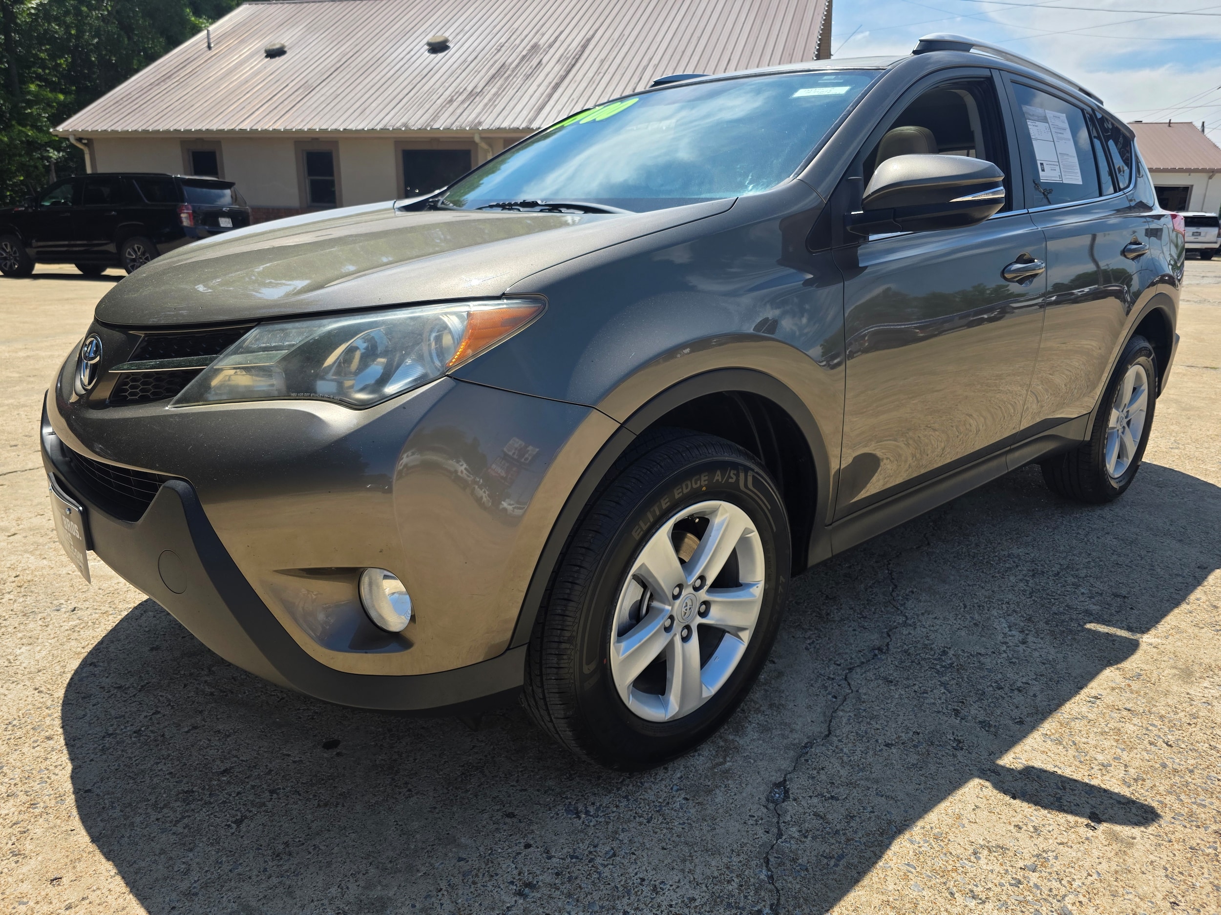 2014 Toyota RAV4 XLE's photo