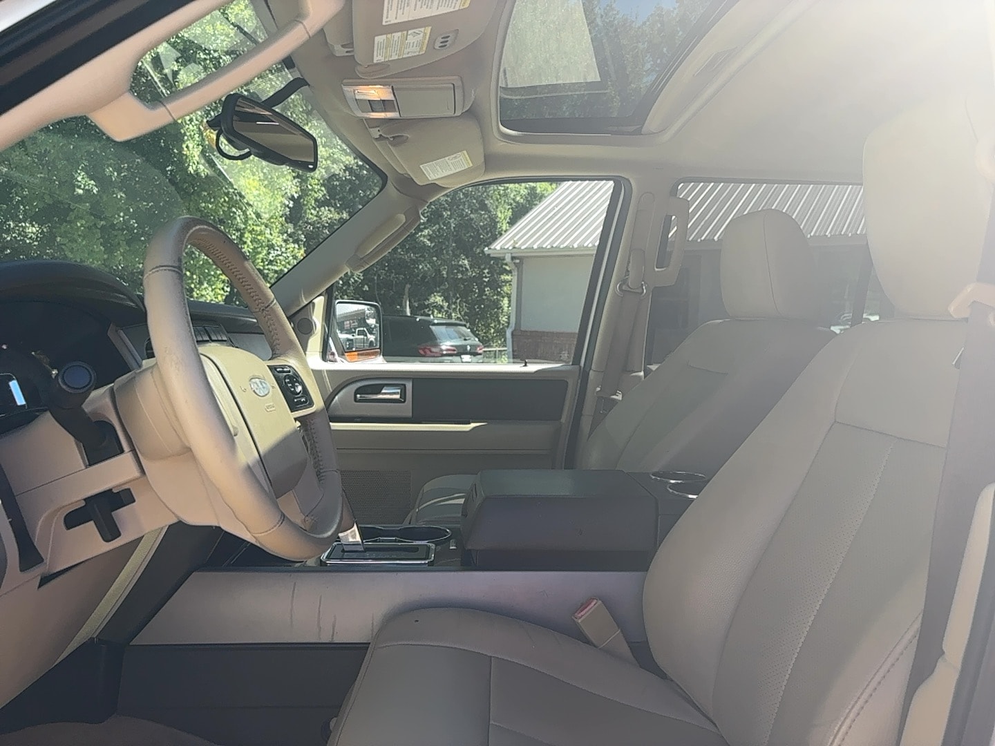 2013 Ford Expedition XLT - Photo 18