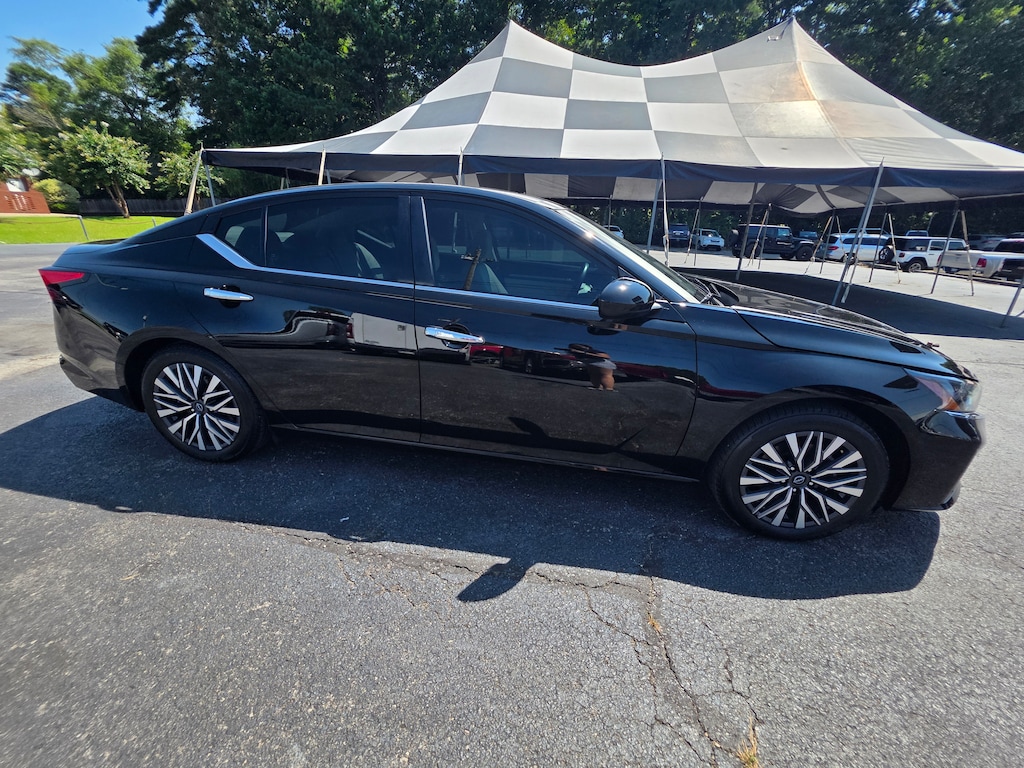 Used 2023 Nissan Altima 2.5 SV Sedan