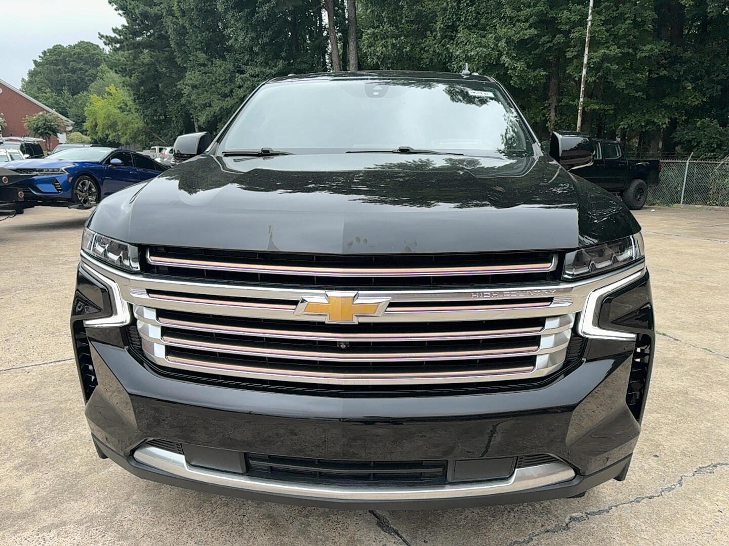 2021 Chevrolet Suburban High Country photo 3