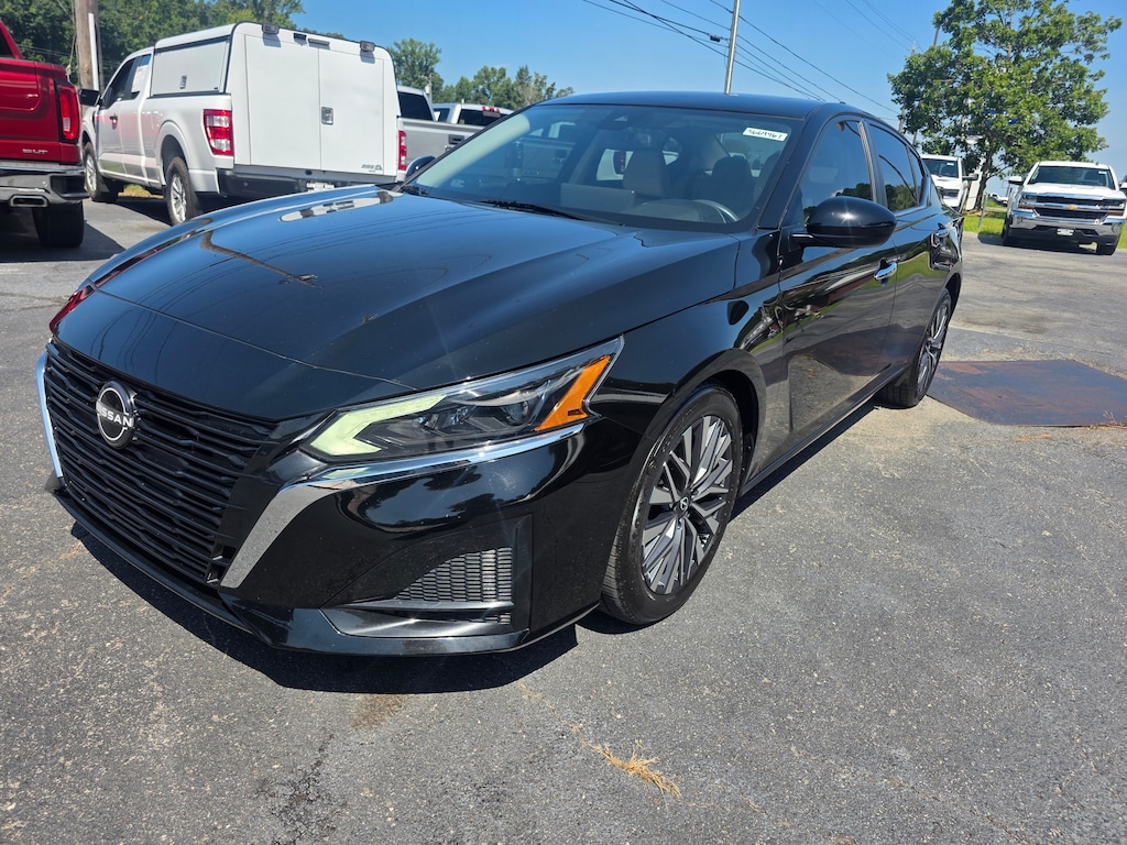 Used 2023 Nissan Altima 2.5 SV Sedan