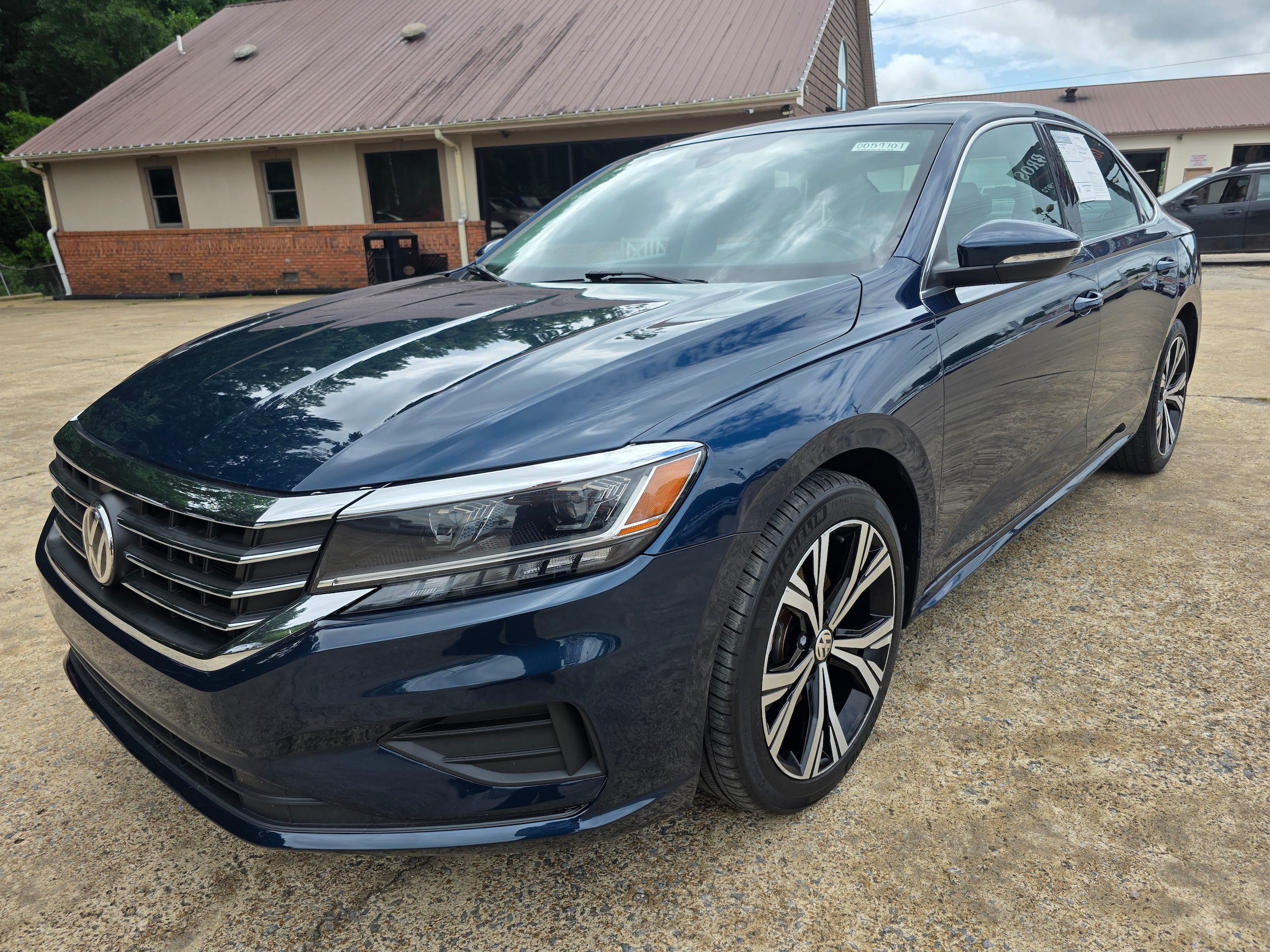 2021 Volkswagen Passat 2.0T SE Auto's photo