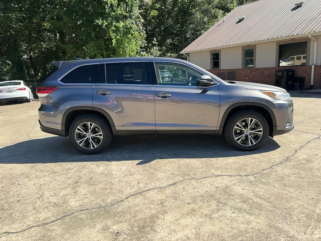 Used 2019 Toyota Highlander LE V6 SUV
