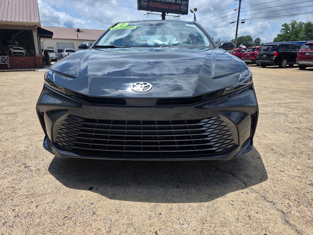 Used 2025 Toyota Camry XLE Sedan