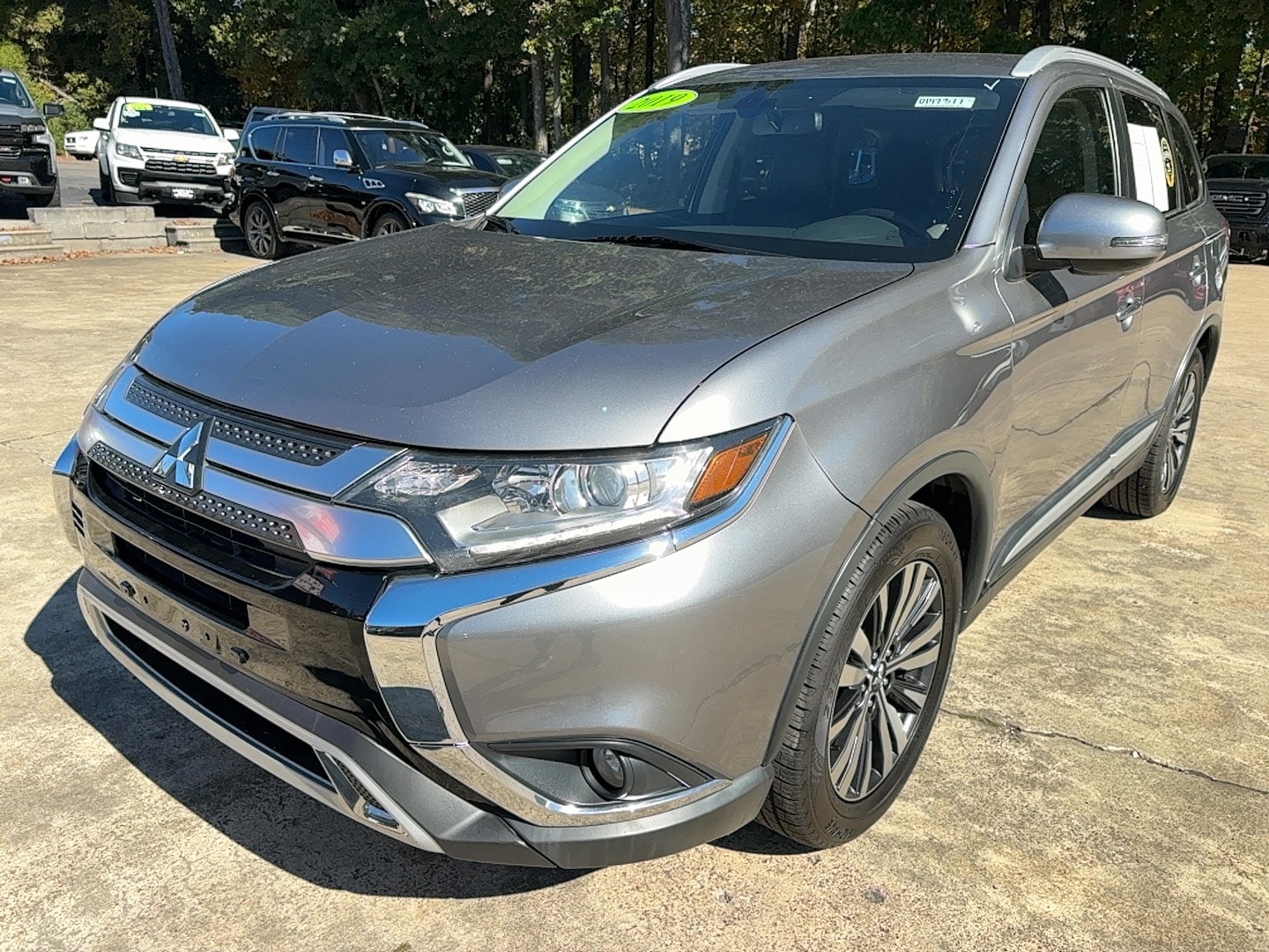 2019 Mitsubishi Outlander SEL's photo