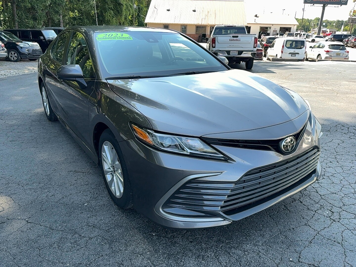 2023 Toyota Camry LE photo 3