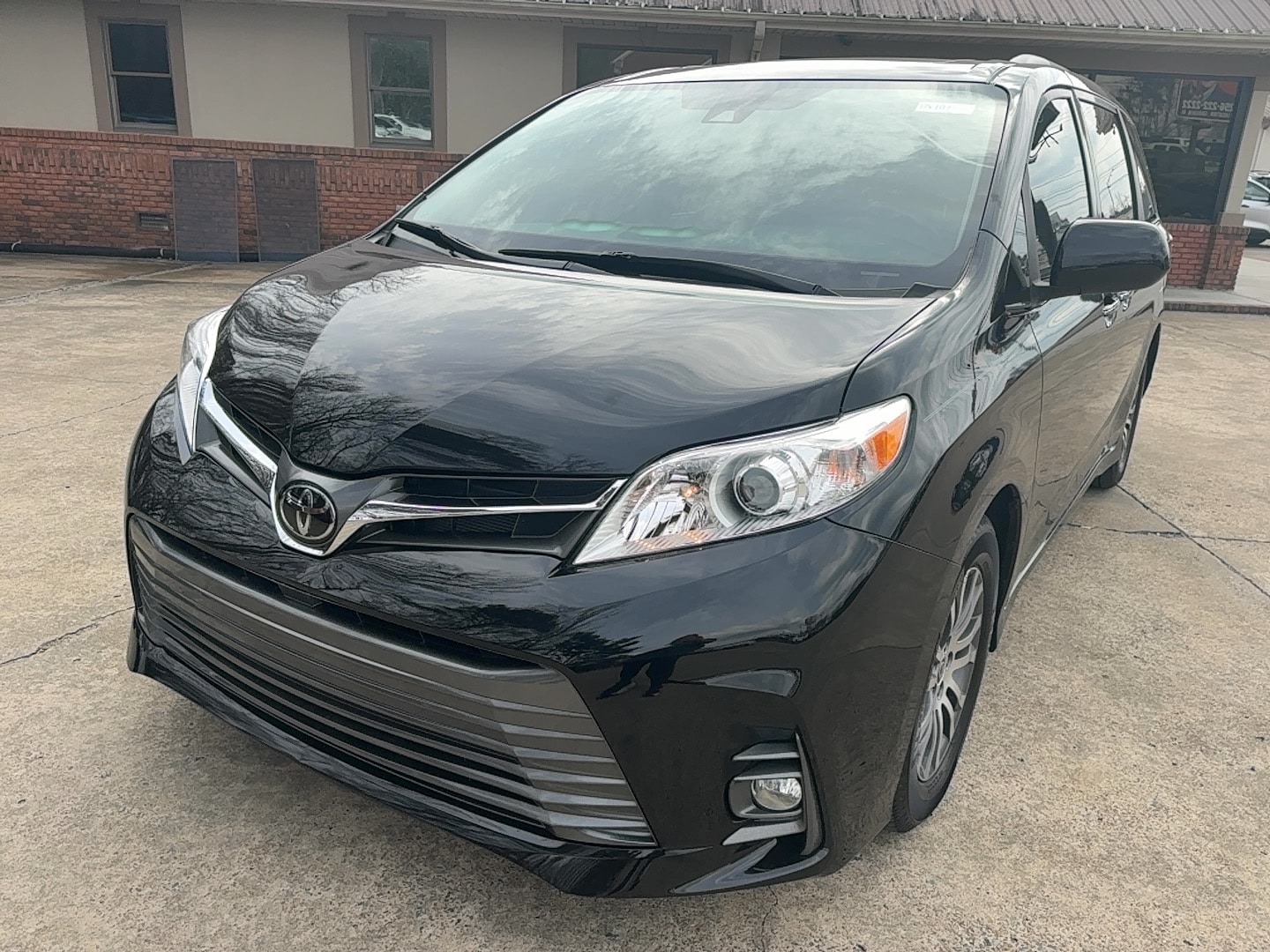 2020 Toyota Sienna XLE