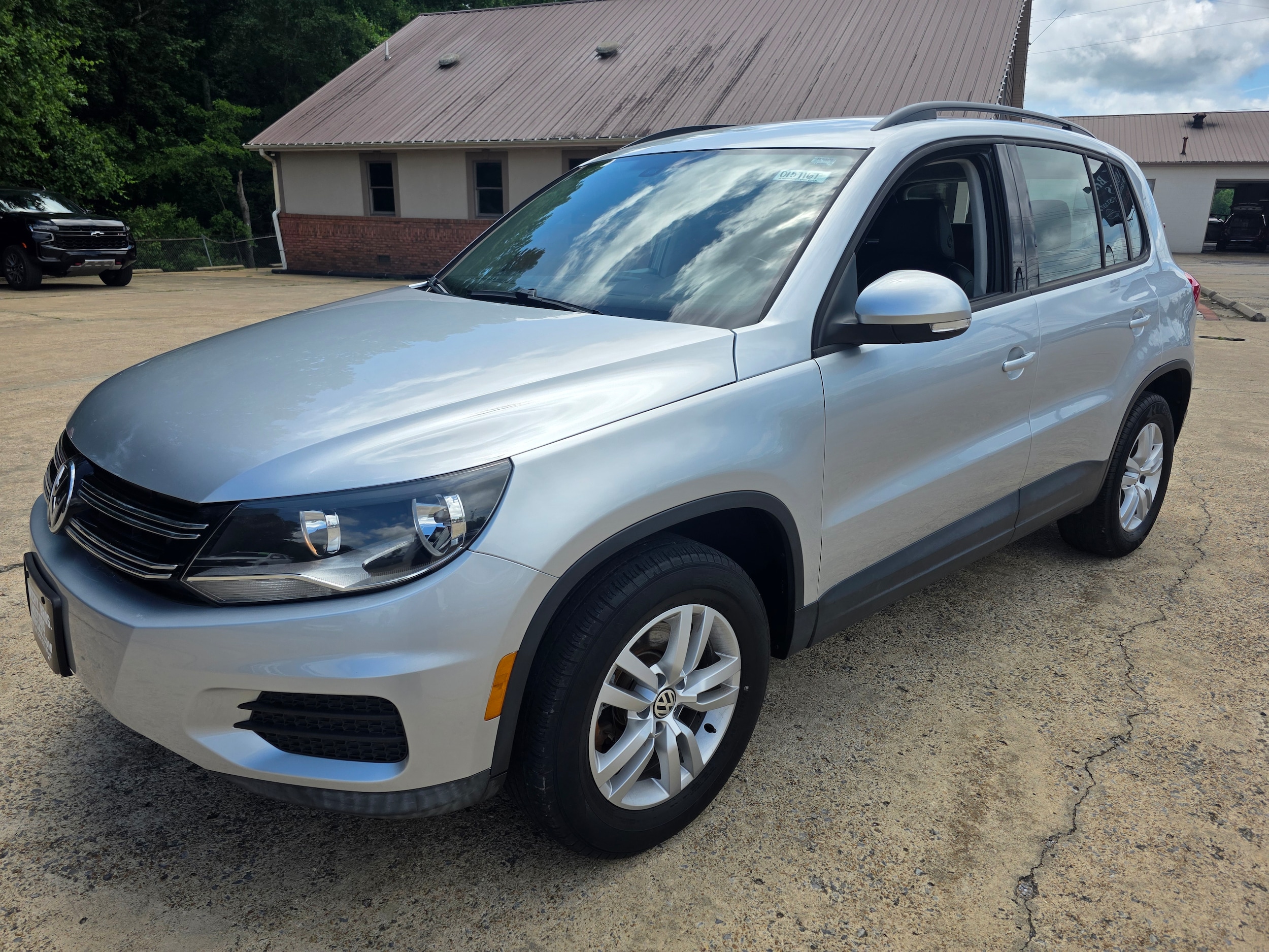 2016 Volkswagen Tiguan 2.0T S 4Motion's photo