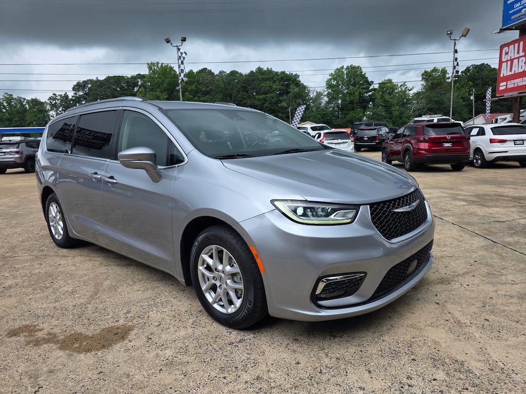 Used 2021 Chrysler Pacifica Touring L Van Passenger Van