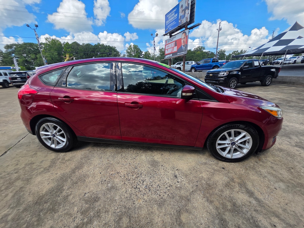 Used 2017 Ford Focus SE Hatchback
