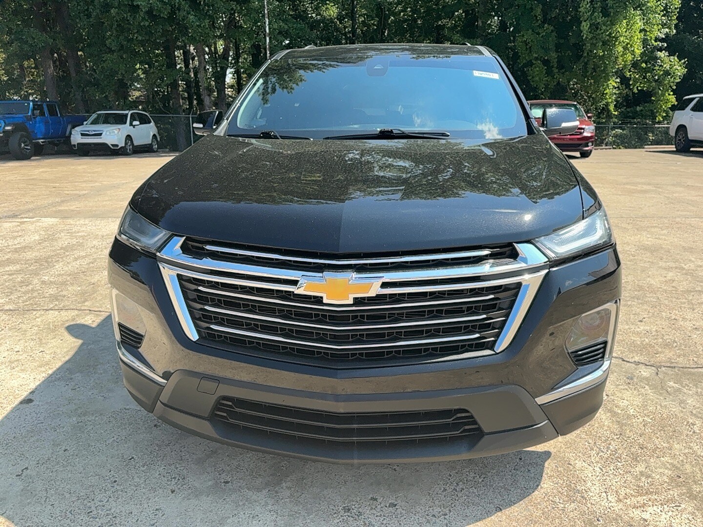2022 Chevrolet Traverse Leather photo 2