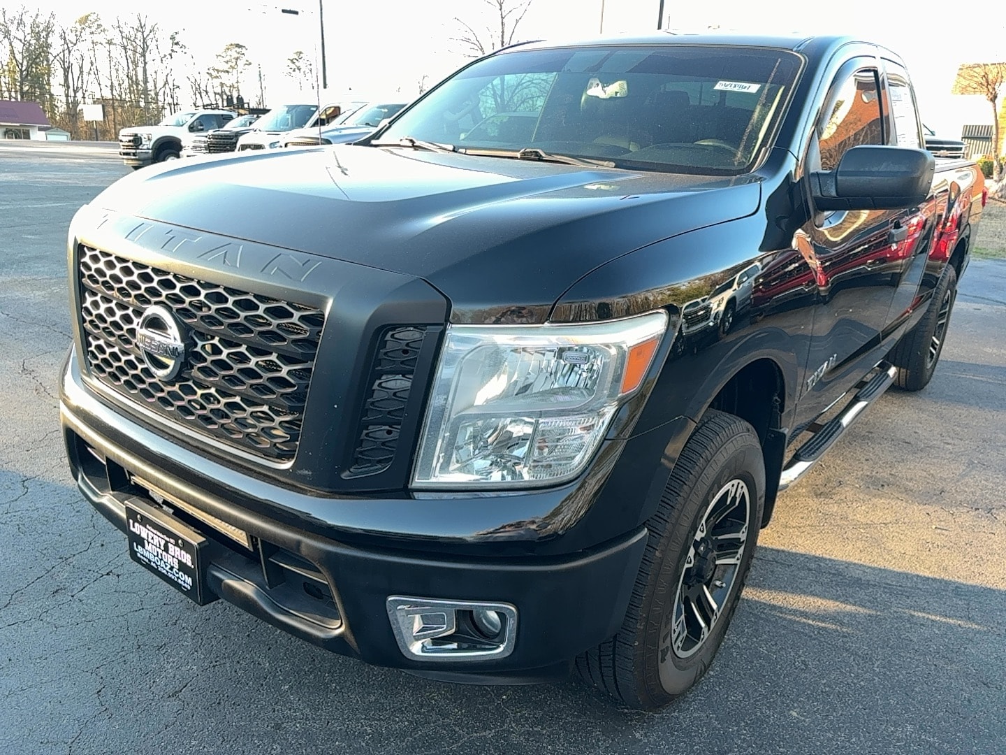 2017 Nissan Titan S's photo
