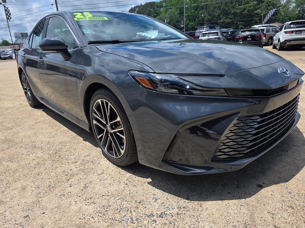 Used 2025 Toyota Camry XLE Sedan