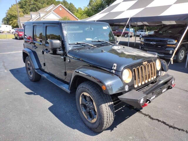 2014 Jeep Wrangler Unlimited Sahara photo 3